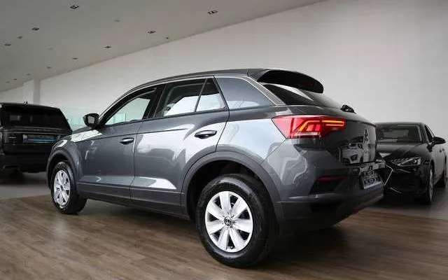 Volkswagen T-Roc 10TSI 6V, NIEUW STOCK & UITZONDERLIJKE PRIJS !!! Image 4