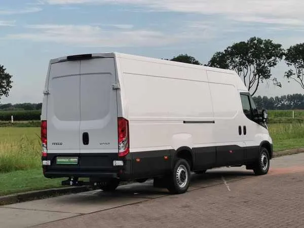 Iveco Daily 35S18 L4H2 Maxi 3.0L Image 3