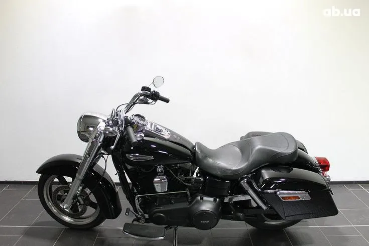 Harley-Davidson FLD Image 7